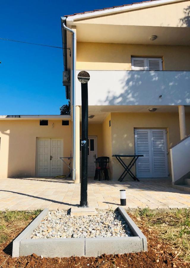Apartmani Veronika Sukošan Exteriér fotografie